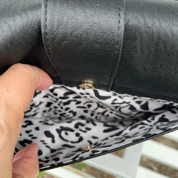 JESSICA SIMPSON Crossbody Bag with Gold Details and Chain Strap In Jenni… - Picture 10 of 16